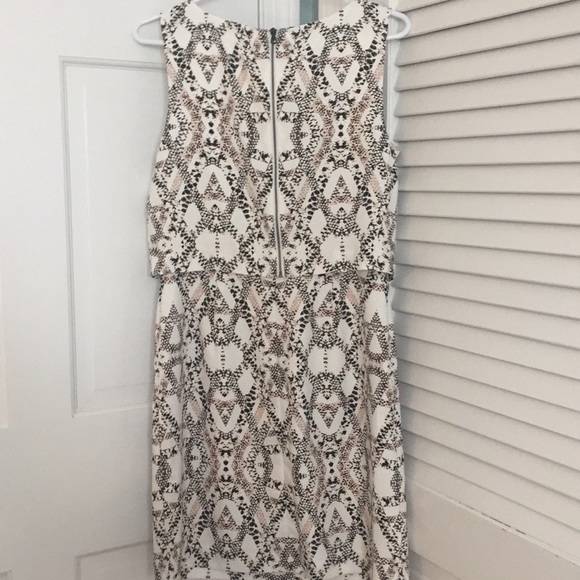 Women’s dress - Picture 2 of 5